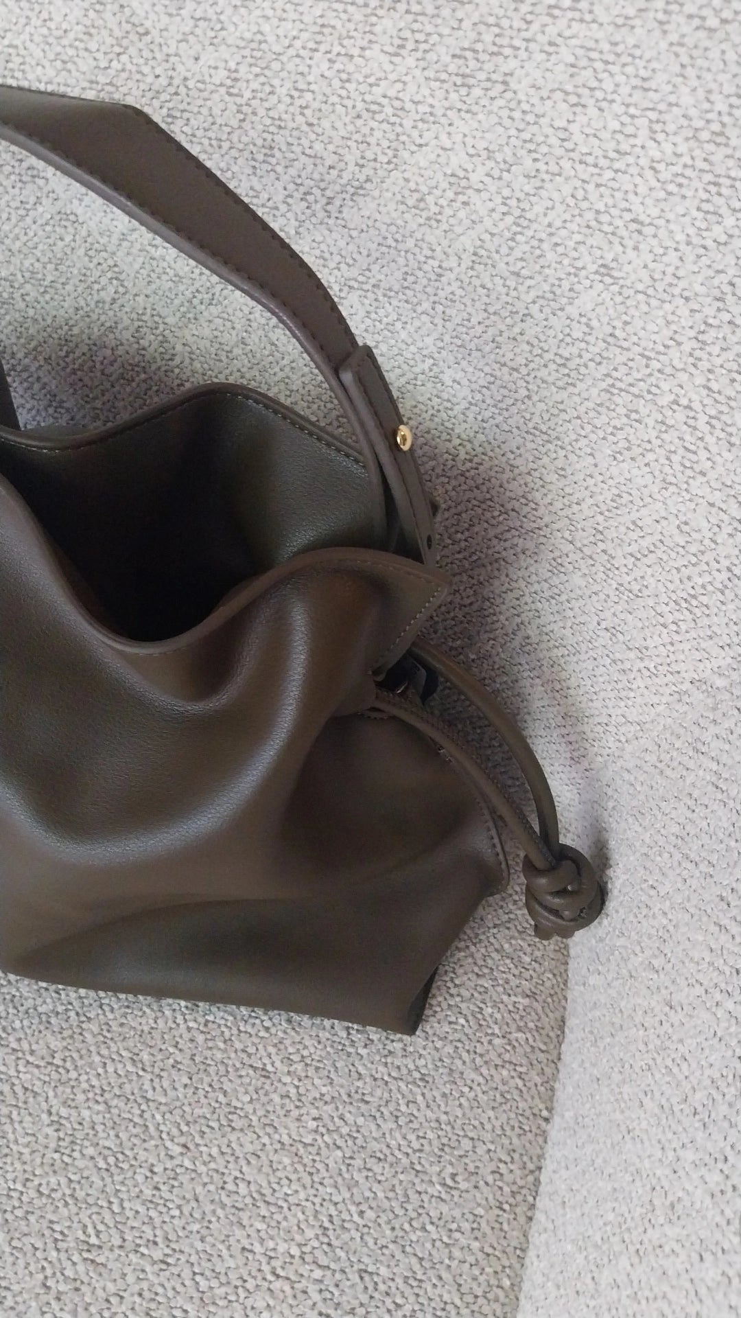 AURA Verde oliva scuro