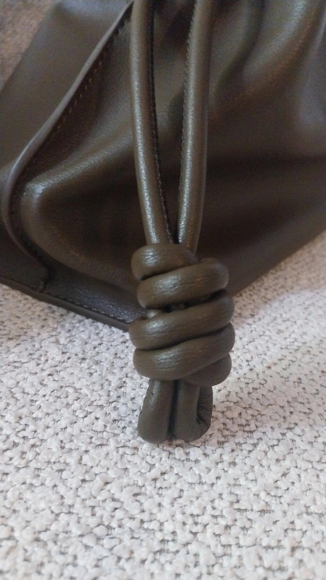 AURA Verde oliva scuro