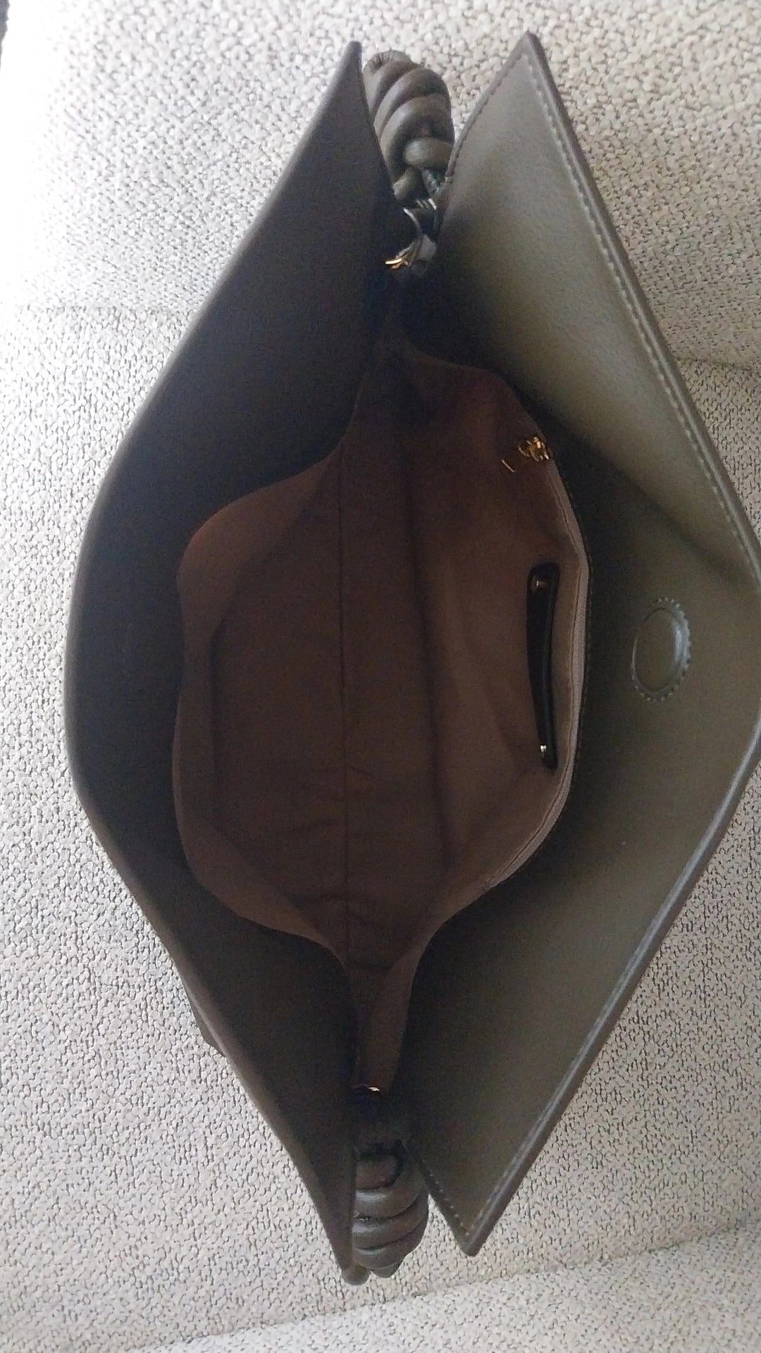AURA Verde oliva scuro