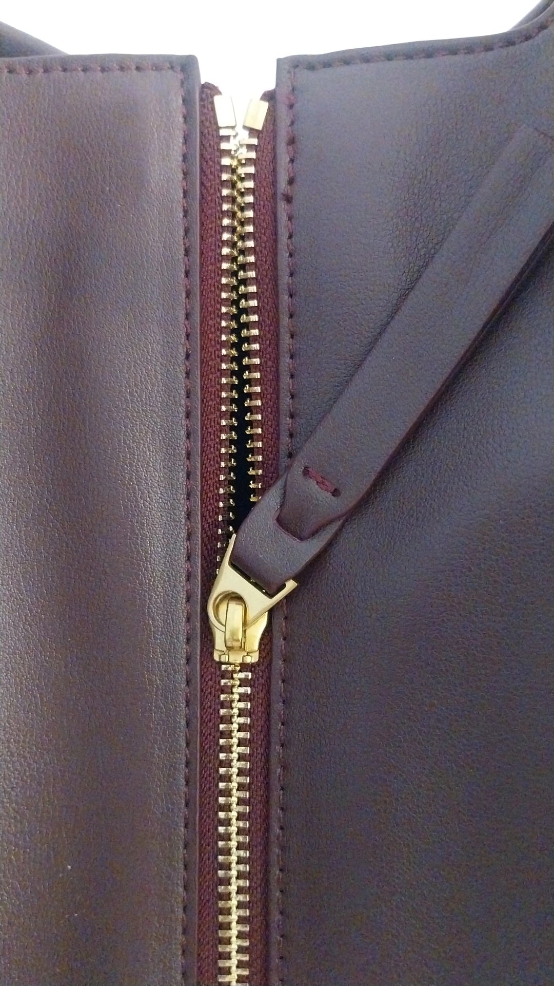 PRE-ORDER   THE CITY tote  Burgundy