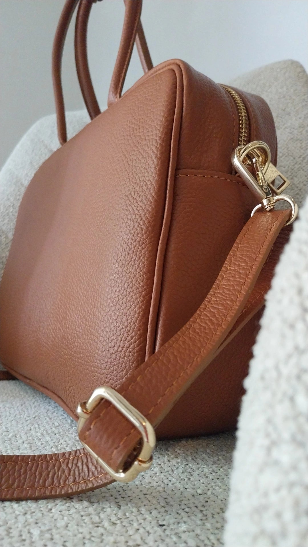 ESCAPE Shoulder bag  Cuoio